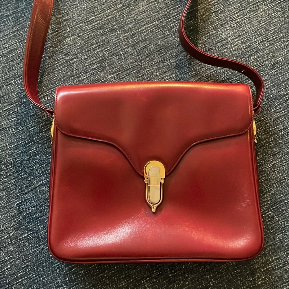 Vintage Gucci handbag in oxblood